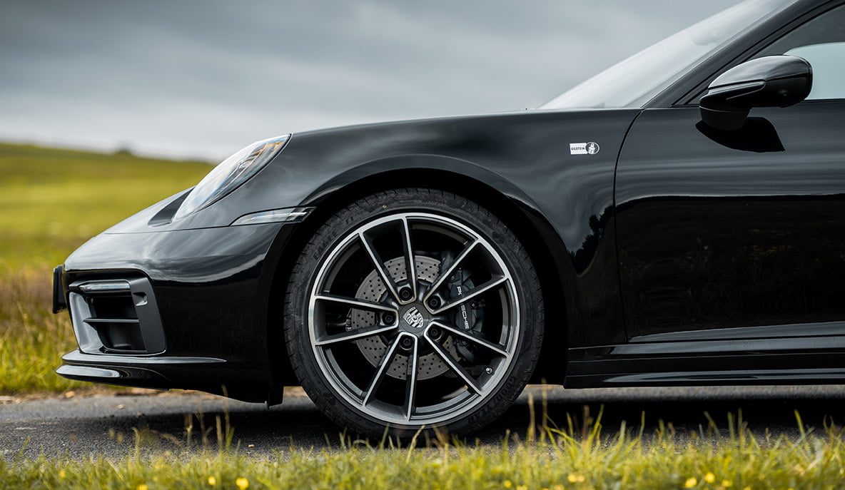 Abbildung des Kotflügels vorne links bei einem Porsche 992